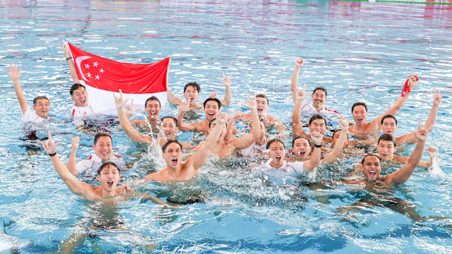 德转评年度最佳前锋：登贝莱、哈兰德、凯恩、姆巴佩入围（德转公布年度最佳前锋候选名单：哈兰德、凯恩、姆巴佩、登贝莱在列）