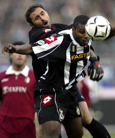 欧冠积分榜形势：拜仁阿森纳全胜，巴黎皇马遭首败，意甲陷危机（欧冠积分局势：拜仁、阿森纳全胜在握，巴黎、皇马遭遇首败，意甲告急）