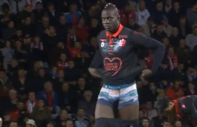 澳大利亚队凭韧性晋级（澳大利亚队顽强挺进下一轮）