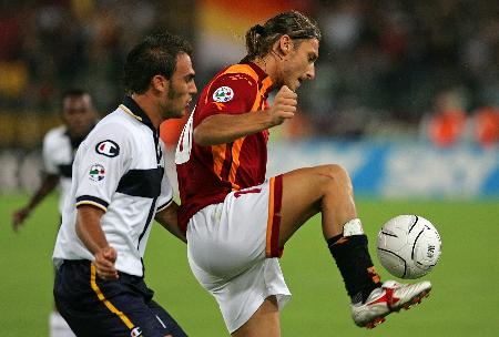 近期两连败！皇马官方晒对阵阿拉维斯海报，罗德里戈单人出镜（连败两场后，皇马官方发布战阿拉维斯海报：罗德里戈独自出镜）