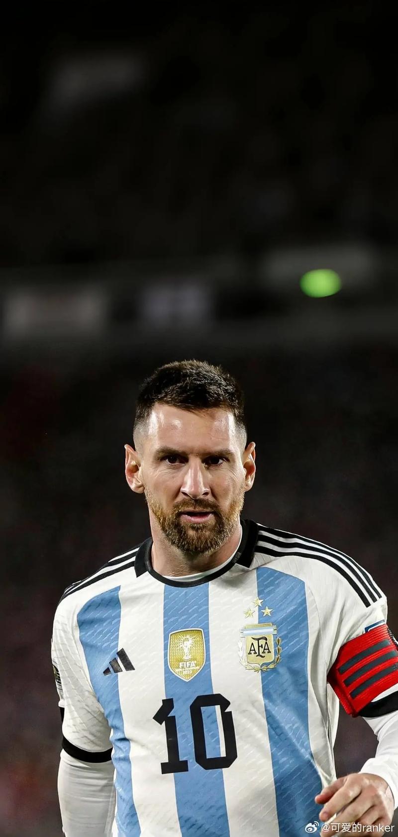 4000万欧潜力！曼联盯上18岁希腊中场，多豪门竞争转会成焦点？（估值4000万欧！曼联锁定18岁希腊中场，豪门混战成转会焦点？）